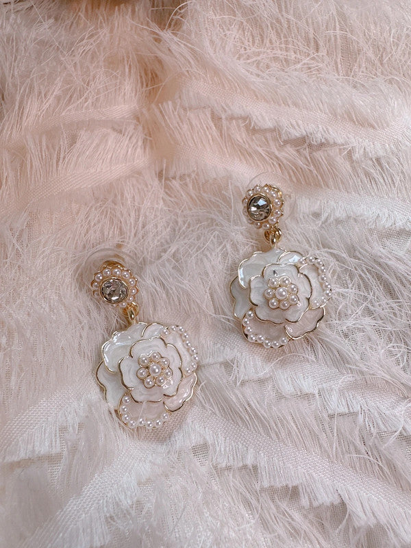 Soul Mate & White flower 925 silver post earrings