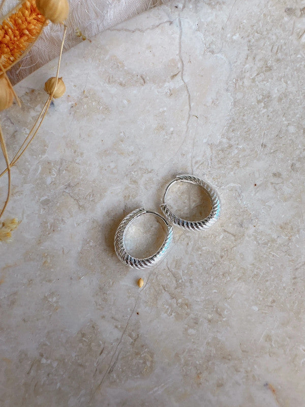 Soul Mate & 15mm 925 silver needles mini hoop earrings