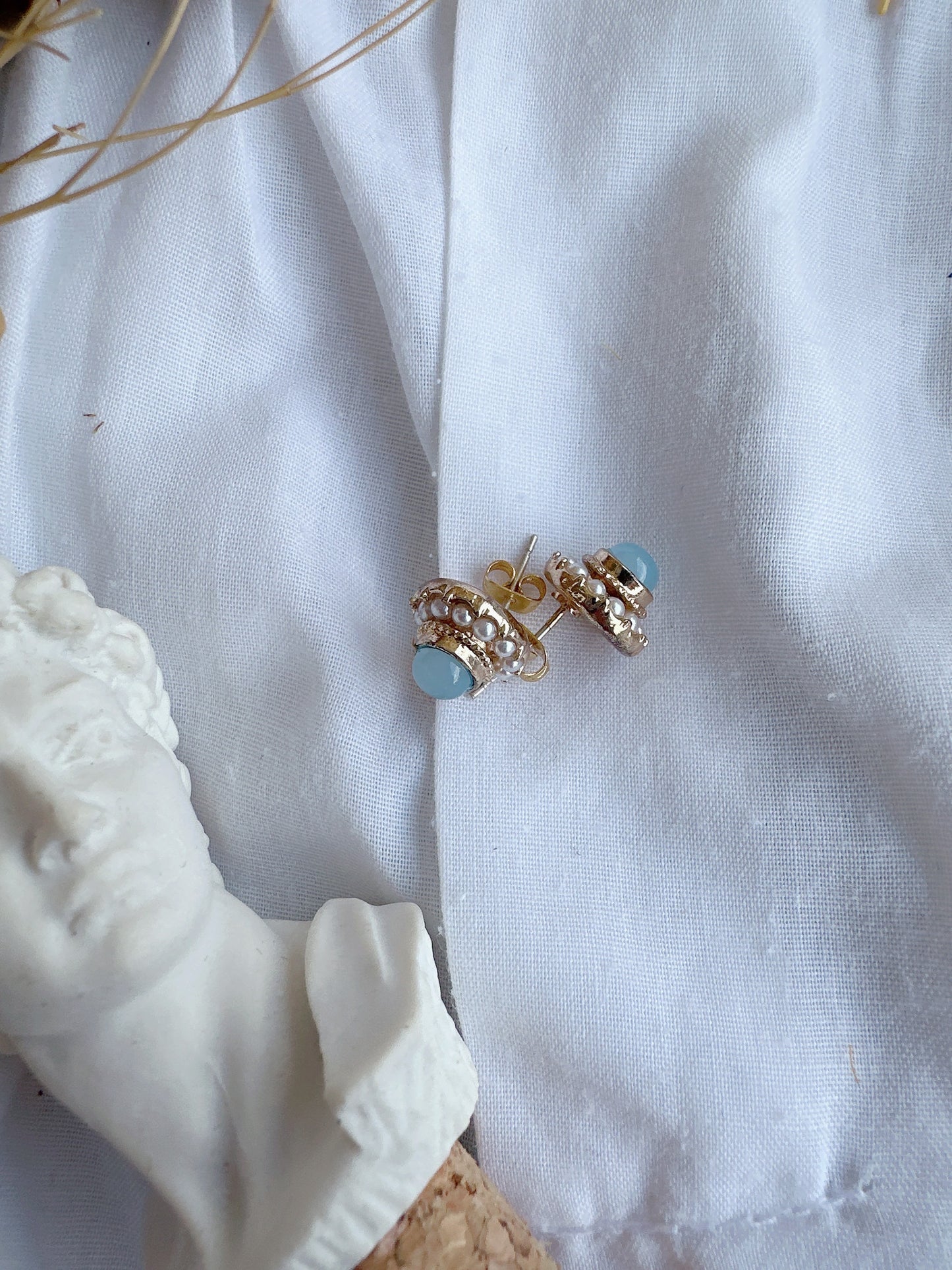 925 Silver post blue mini earrings