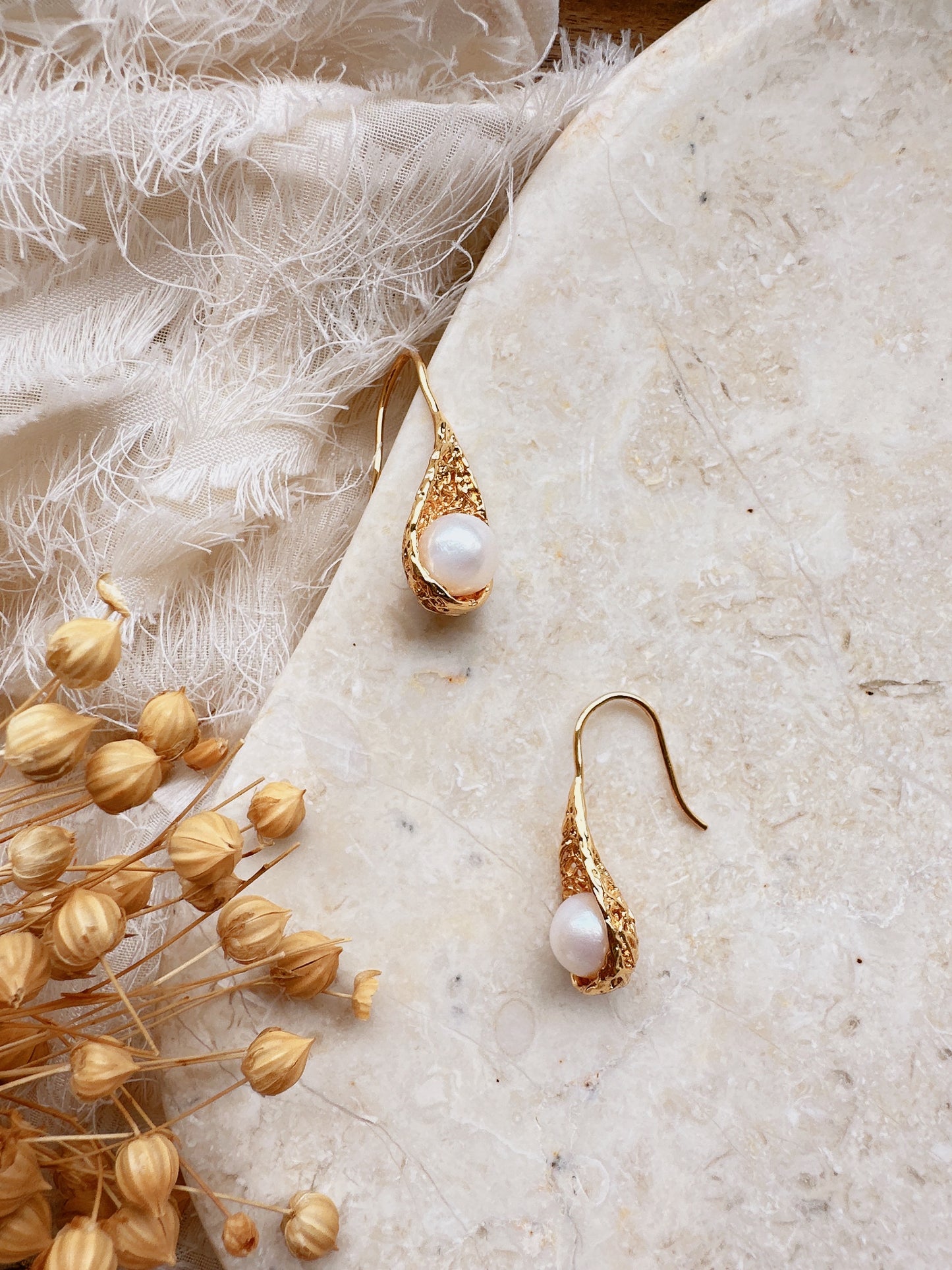 Soul Mate & 18k gold plated natural pearl