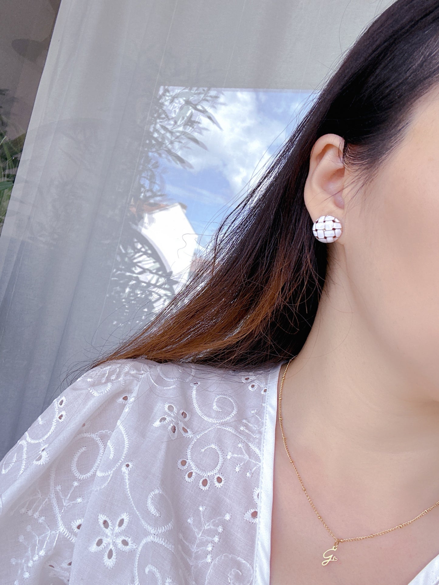 925 Silver post enamel white earrings