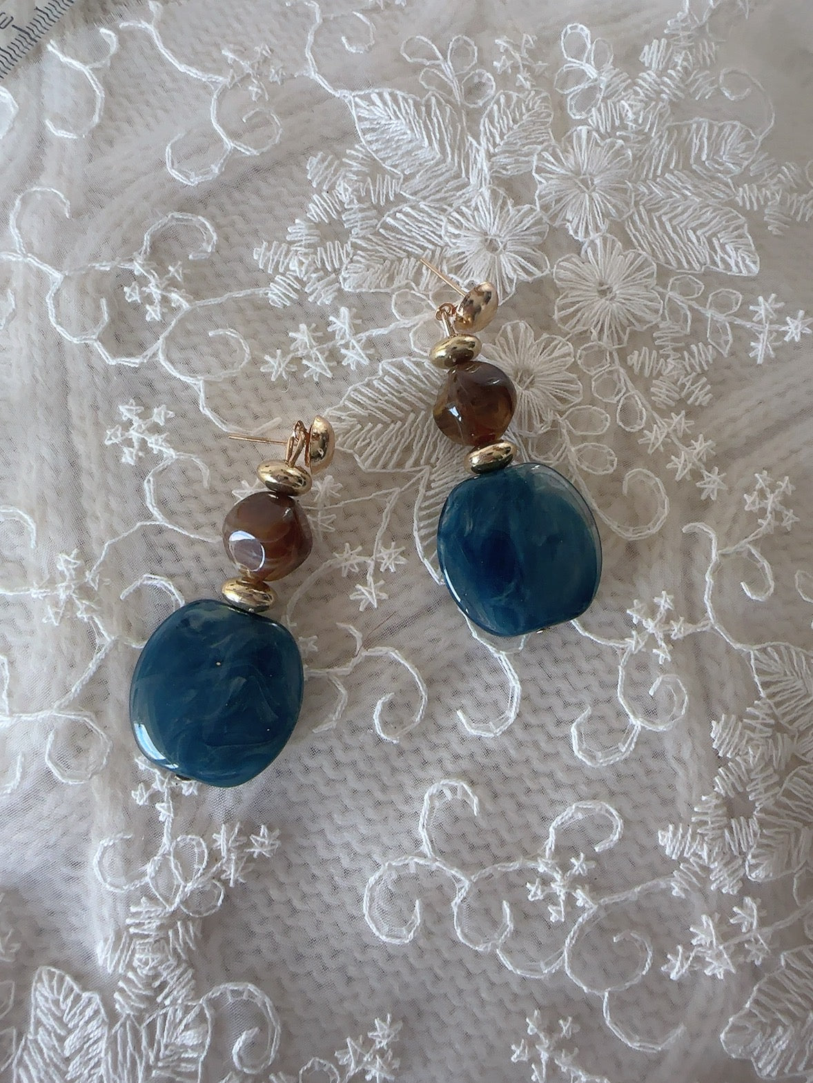 Vintage style brown/ blue 925 silver posts earrings