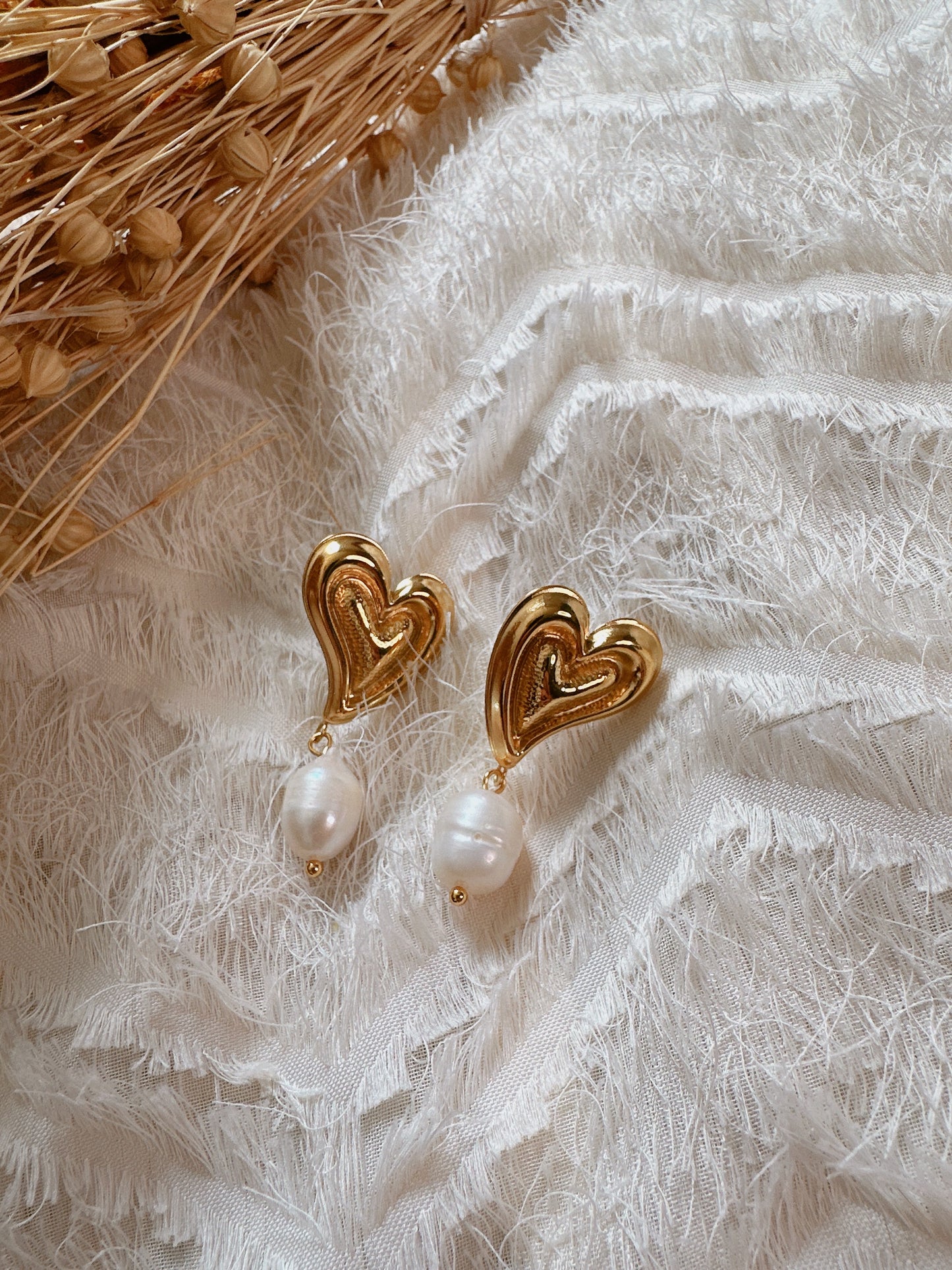 Soul Mate & 925 Silver post Heart shape pearl earrings