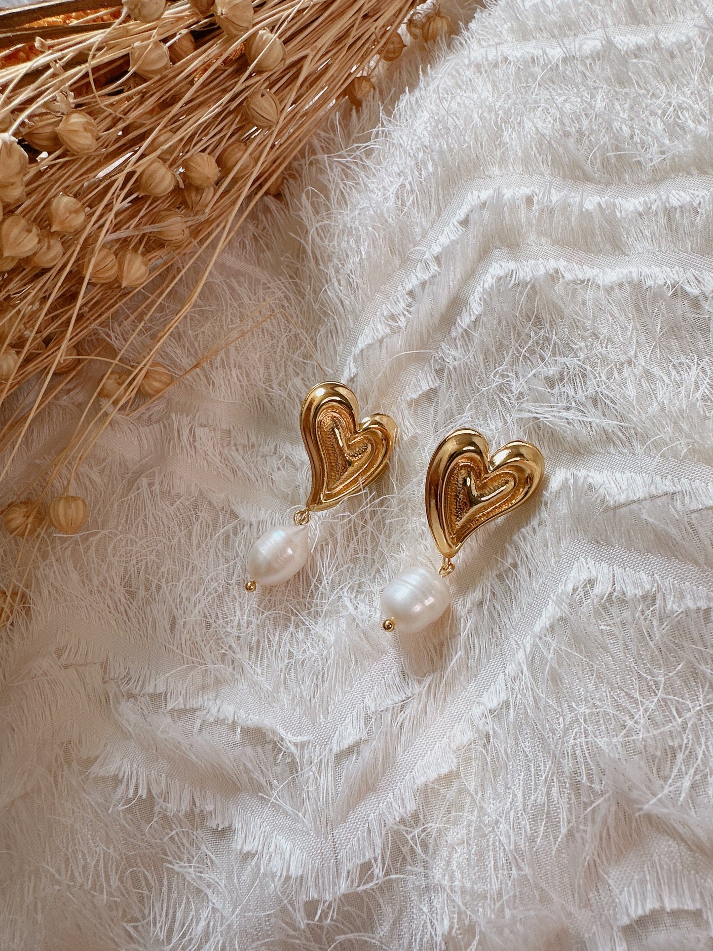 Soul Mate & 925 Silver post Heart shape pearl earrings