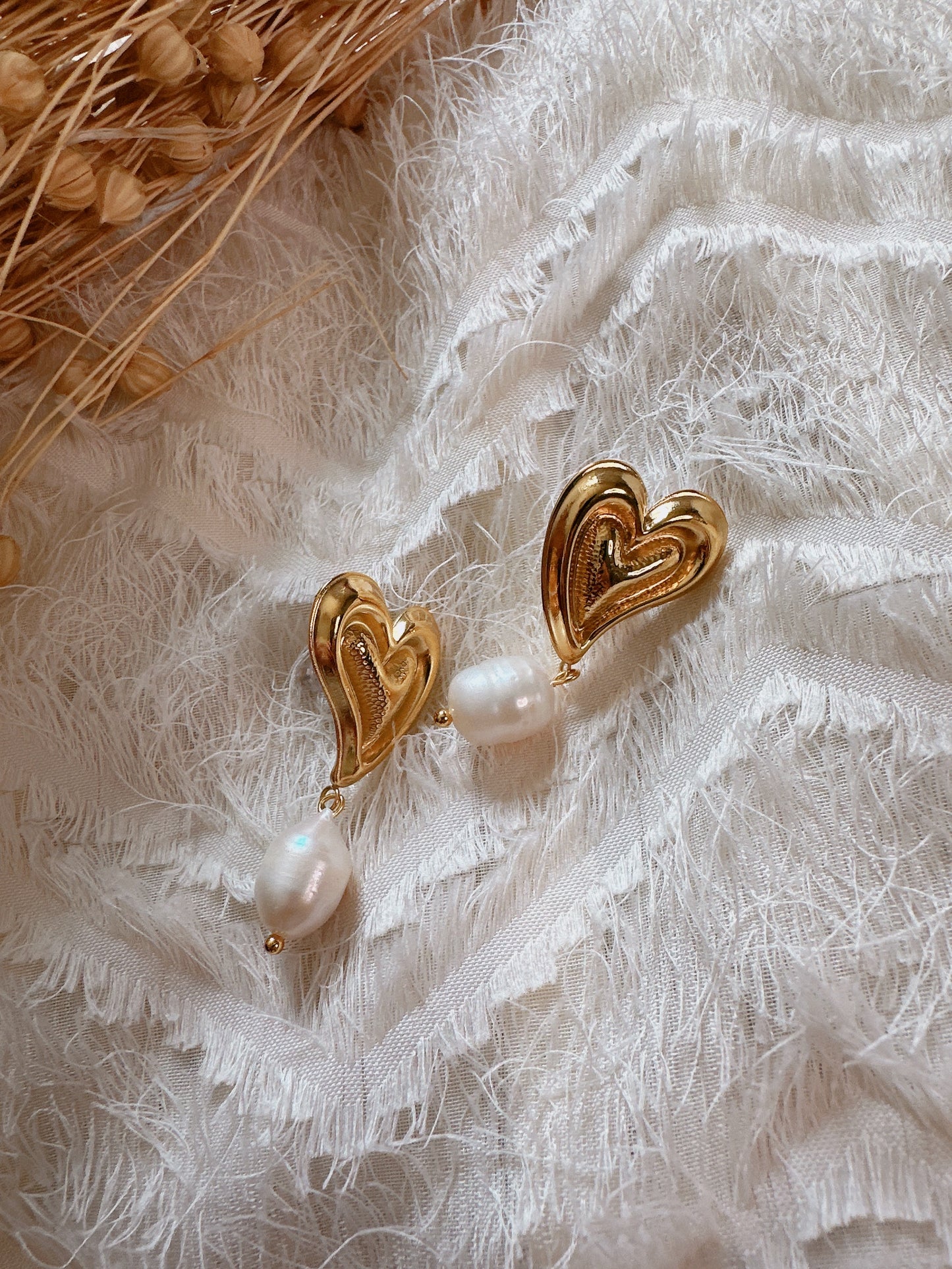 Soul Mate & 925 Silver post Heart shape pearl earrings