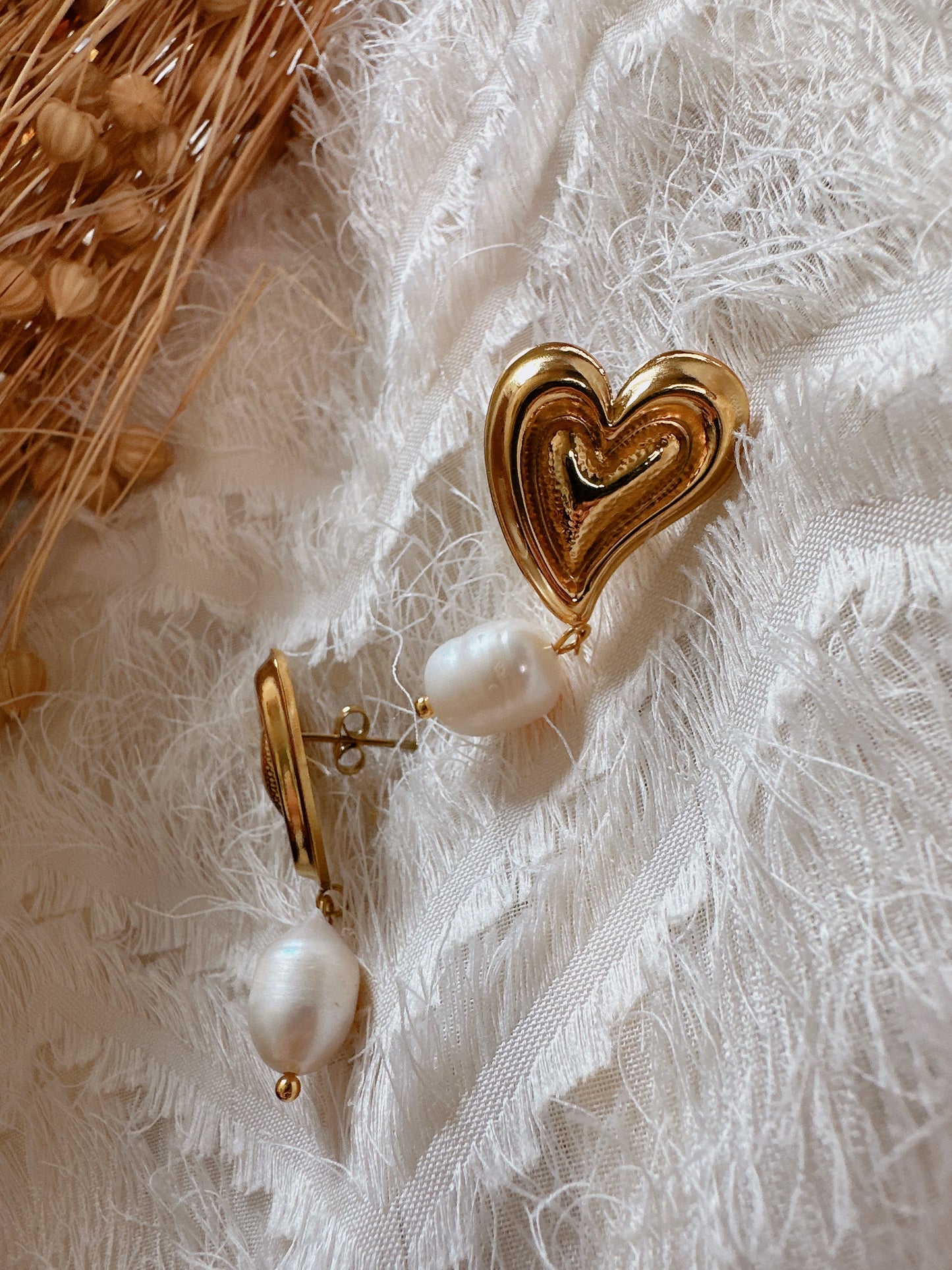 Soul Mate & 925 Silver post Heart shape pearl earrings