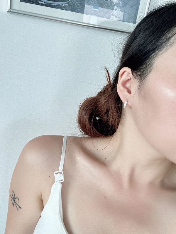 Soul Mate & 925 sterling silver minimalist mini hoop