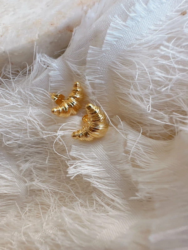 Soul Mate & 925 silver post crossant mini earrings
