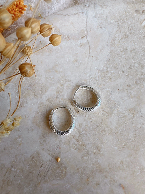 Soul Mate & 15mm 925 silver needles mini hoop earrings