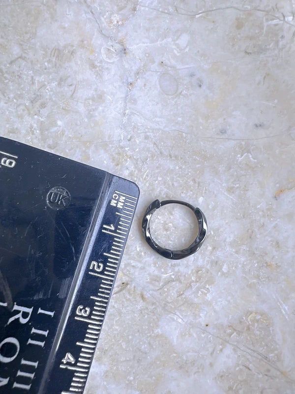 Unisex 925 sterling Silver star  “one earring” (Black)