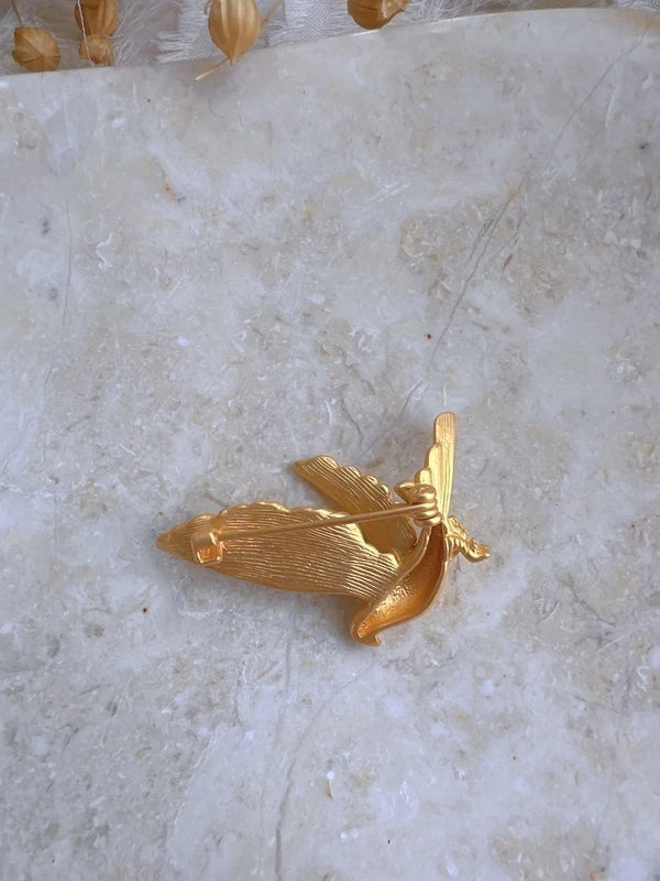 Elegant Polished Brass Dove Vintage Style Brooch