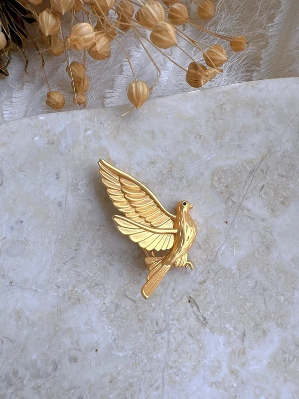 Elegant Polished Brass Dove Vintage Style Brooch