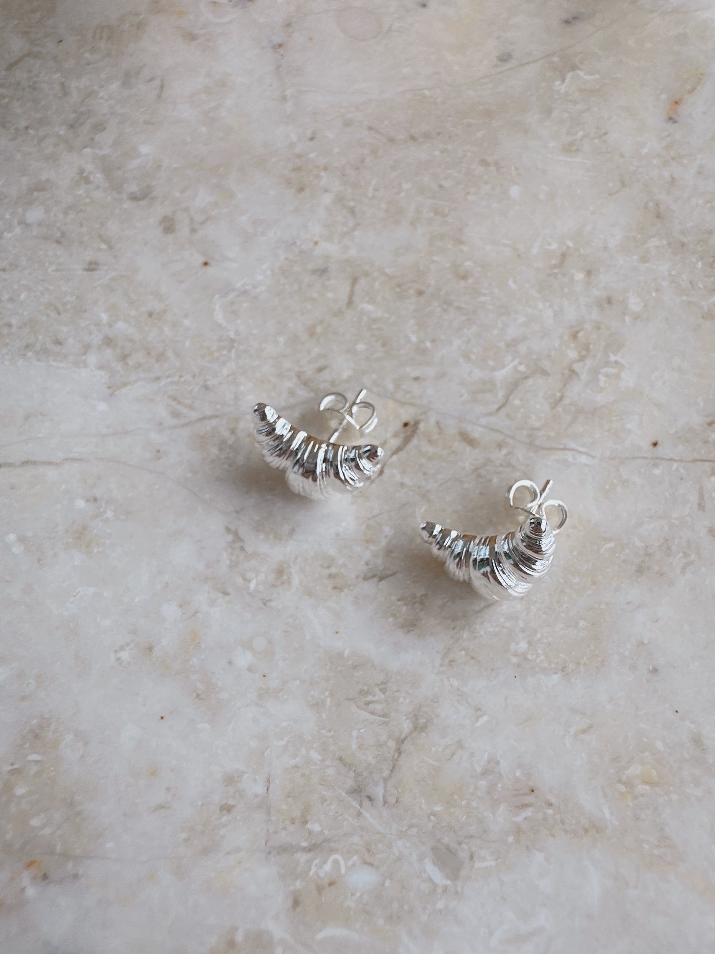925 Silver post croissant mini earrings