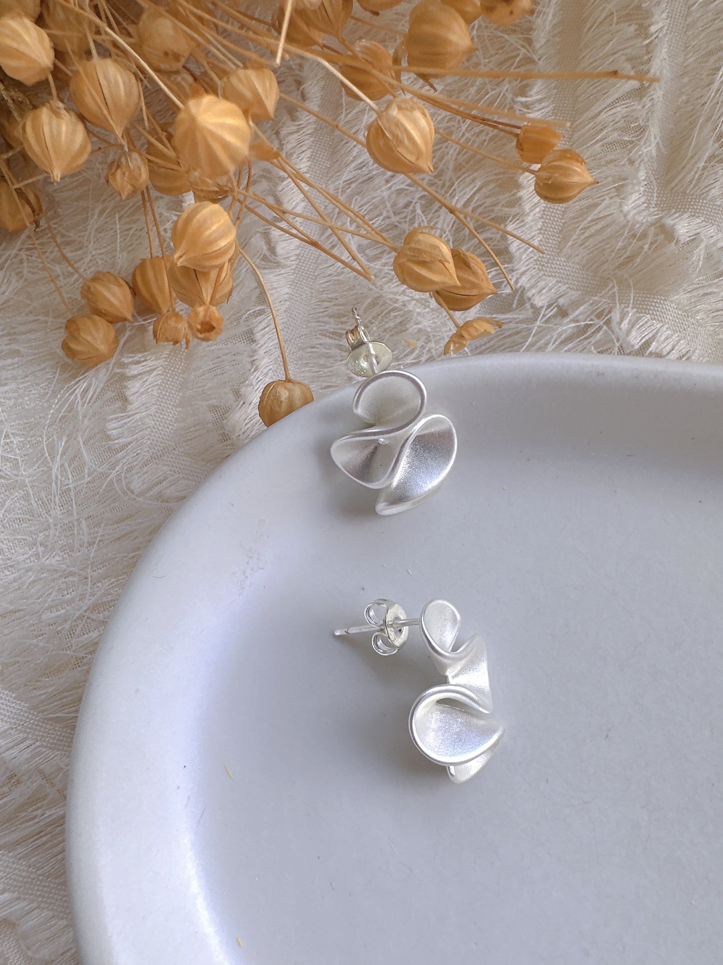 925 Silver post ruffle earrings