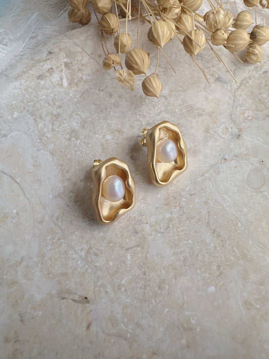 925 Silver post natural pearl earrings