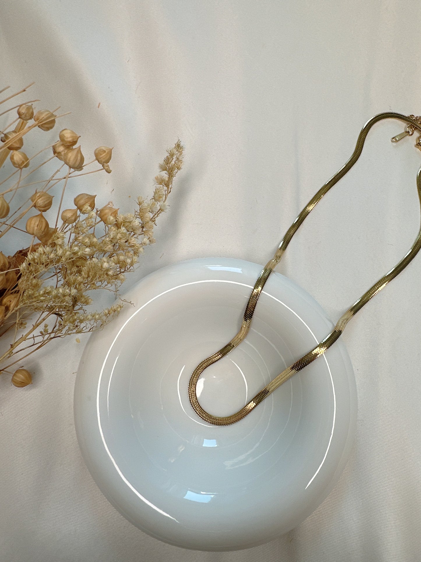 Stainless steel minimalist necklace