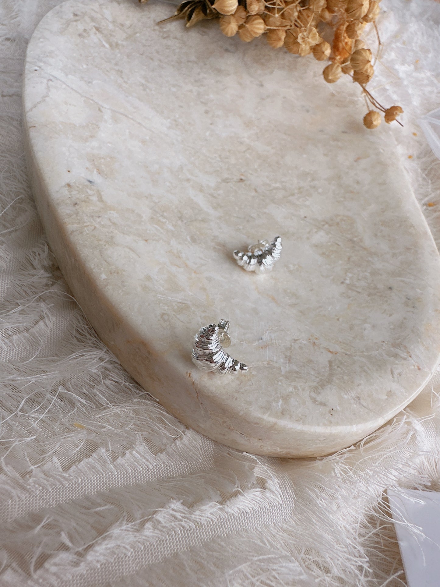 925 Silver post croissant mini earrings