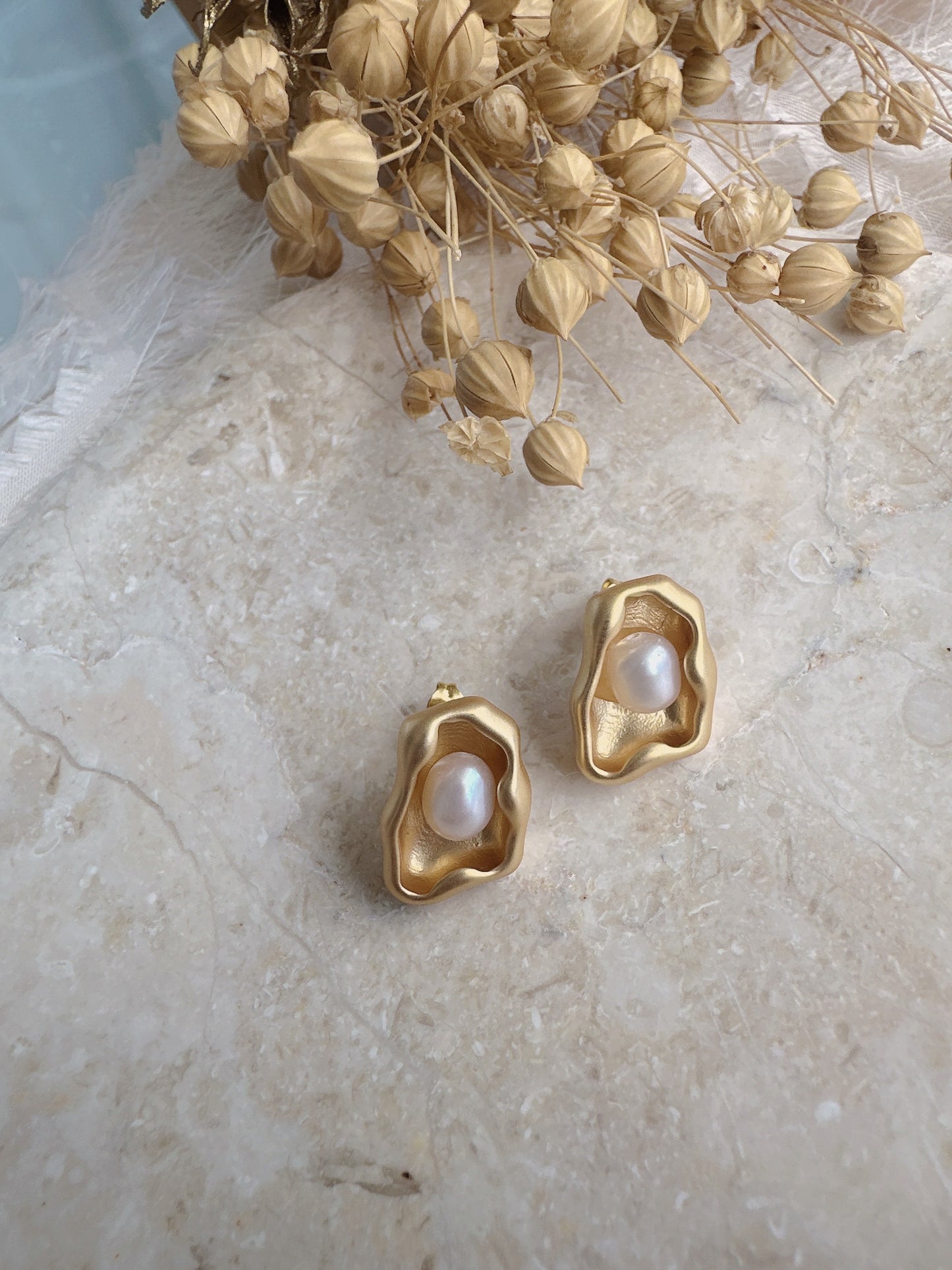 925 Silver post natural pearl earrings