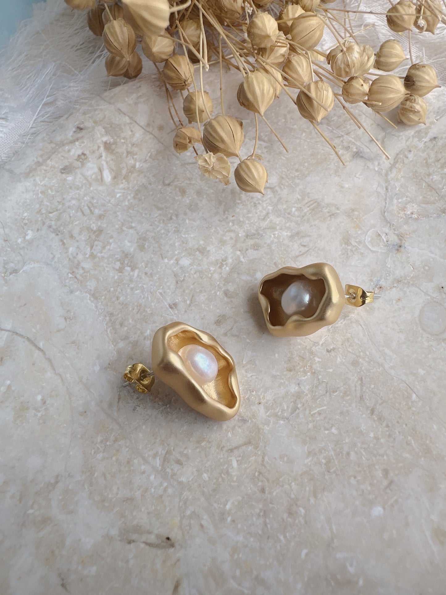 925 Silver post natural pearl earrings