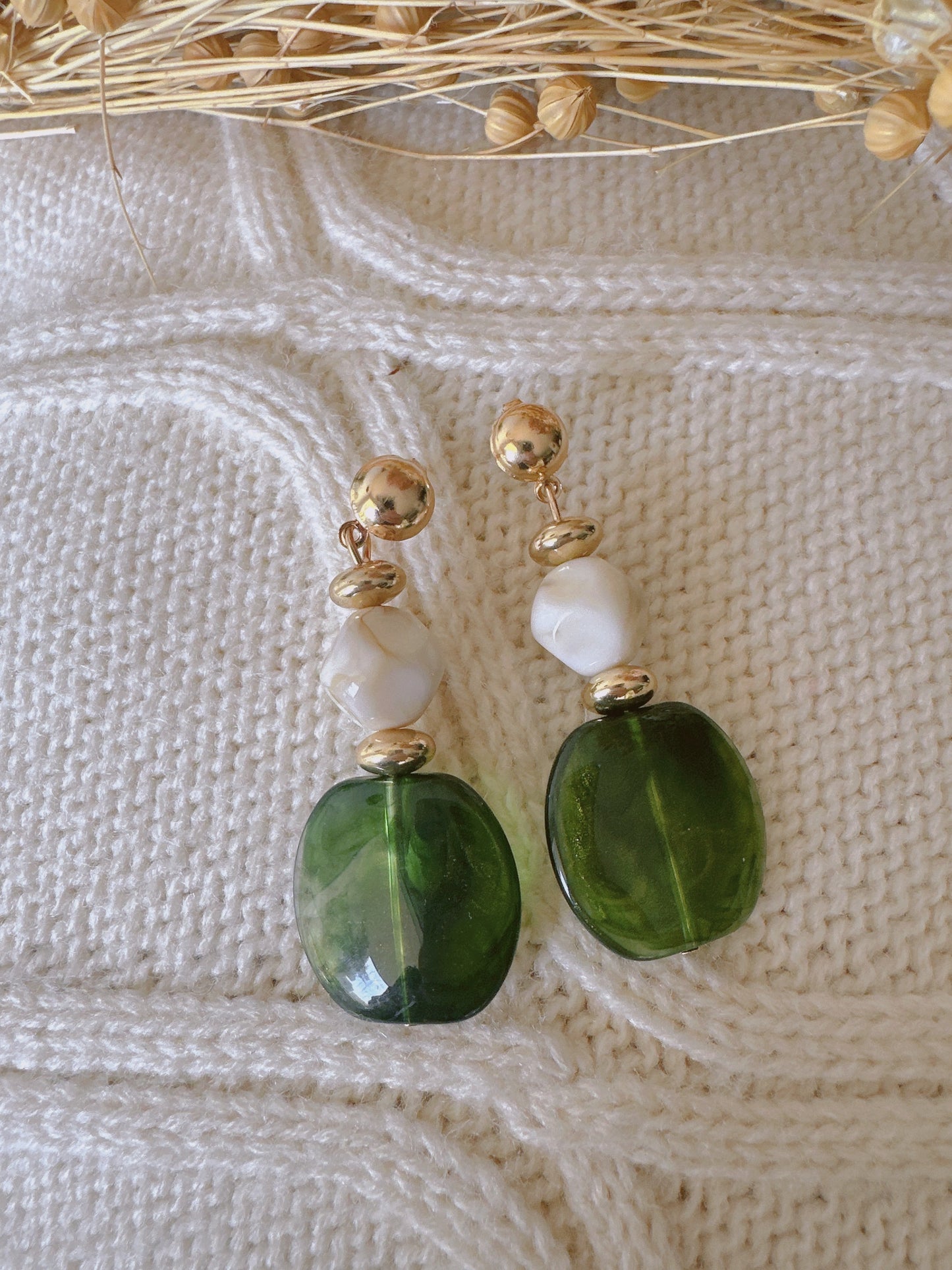 Vintage style green 925 silver posts earrings