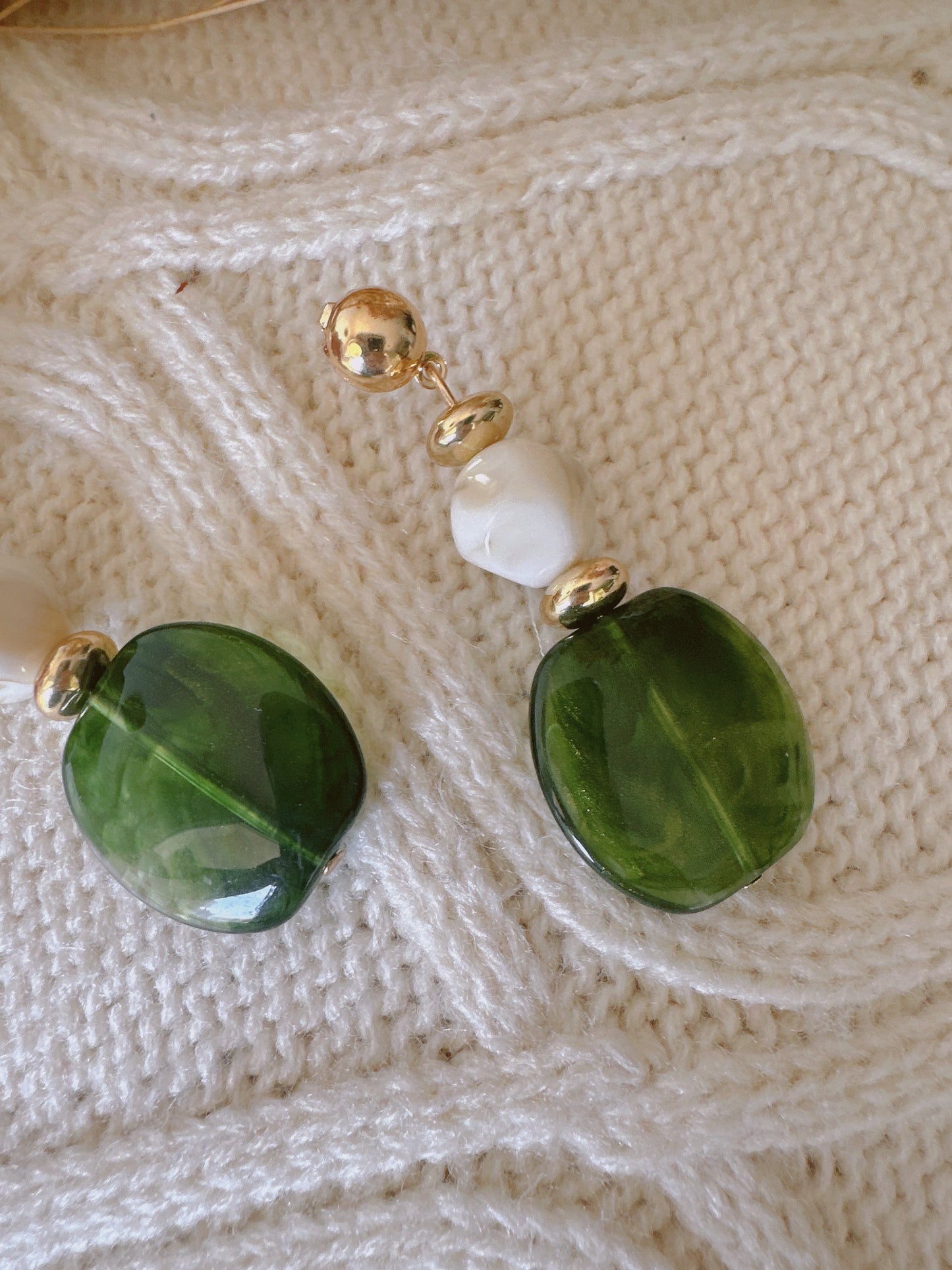 Vintage style green 925 silver posts earrings