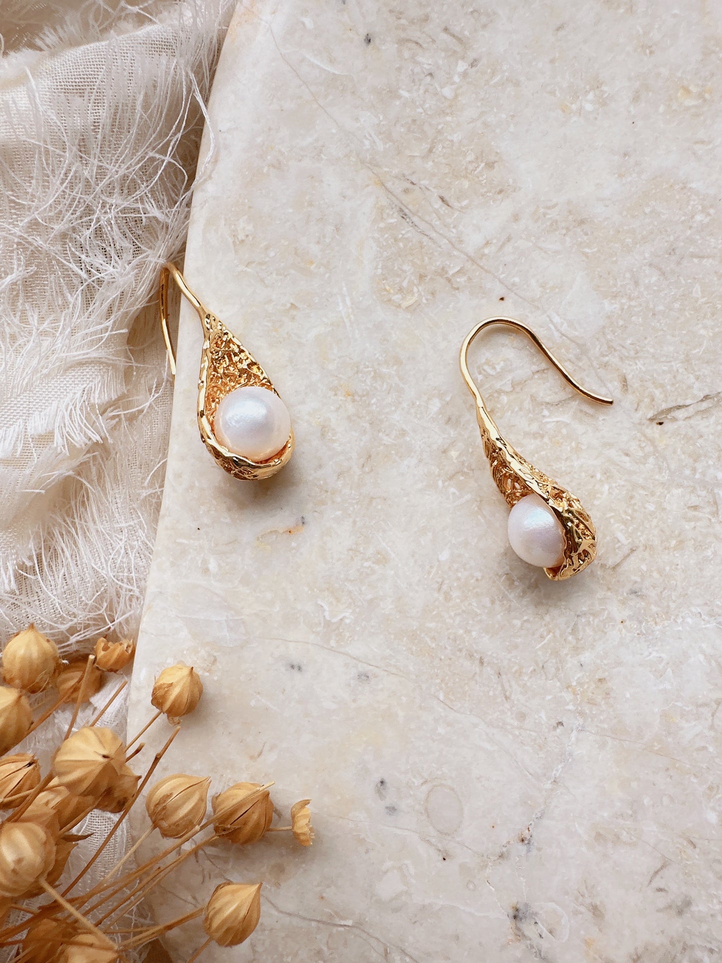Soul Mate & 18k gold plated natural pearl