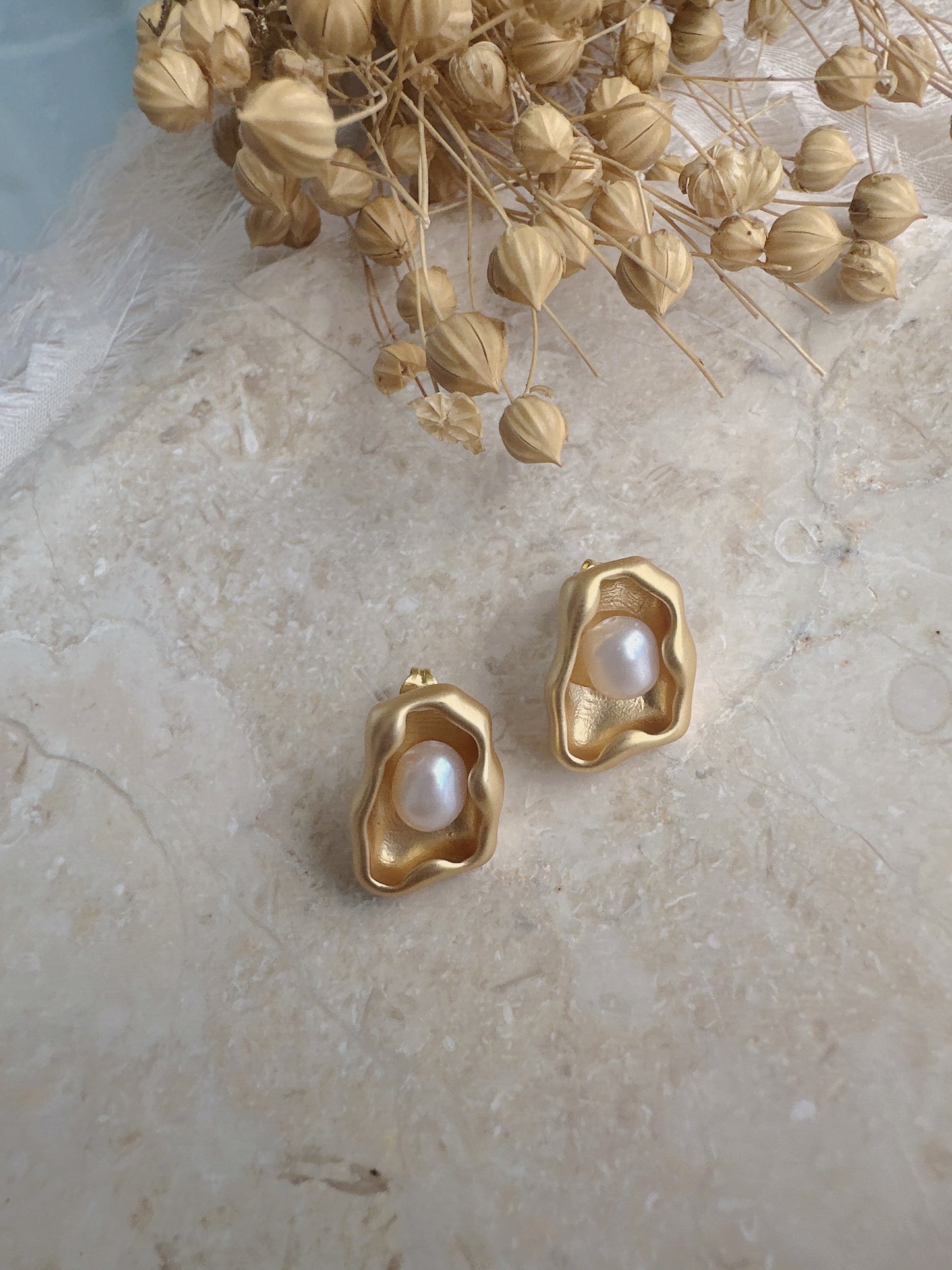925 Silver post natural pearl earrings