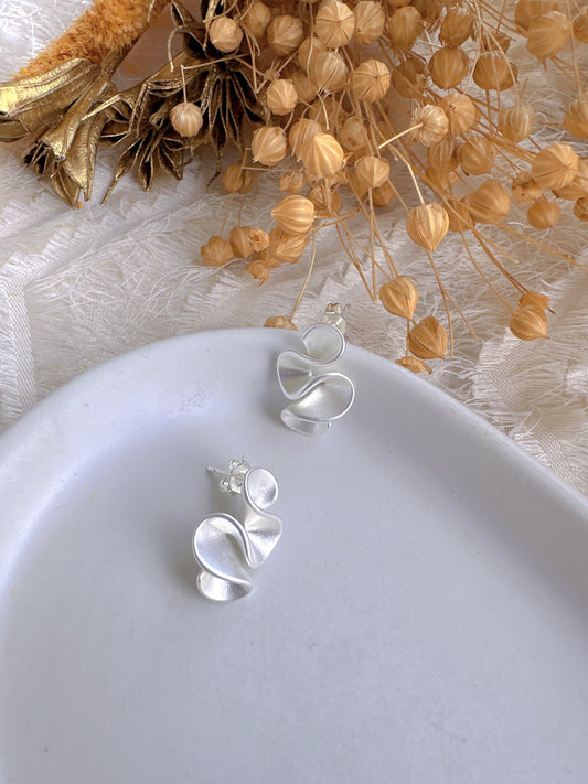 925 Silver post ruffle earrings