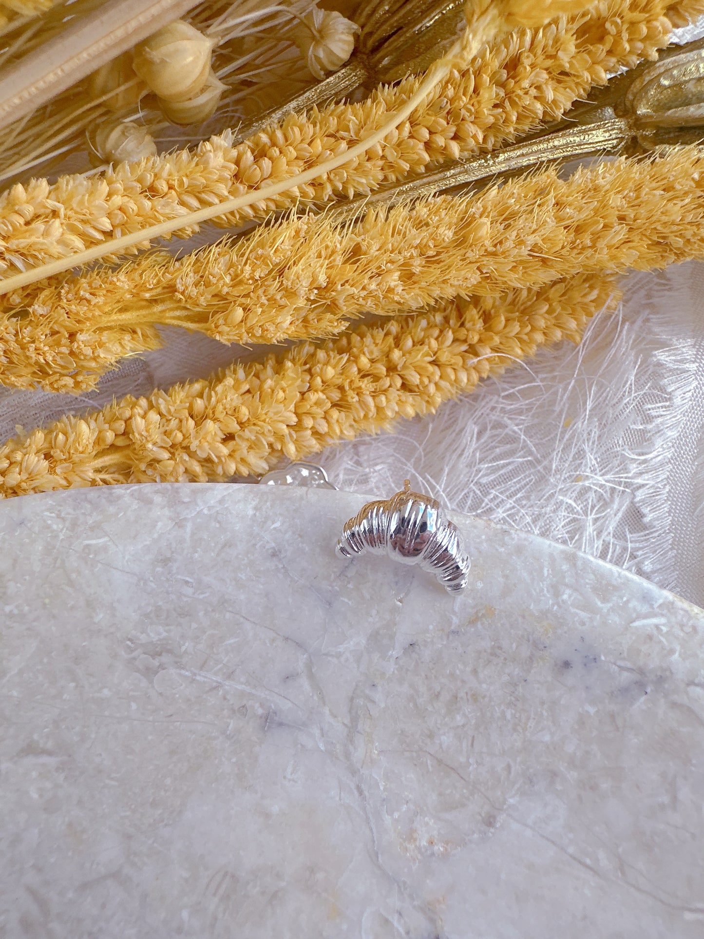 925 Silver post croissant mini earrings