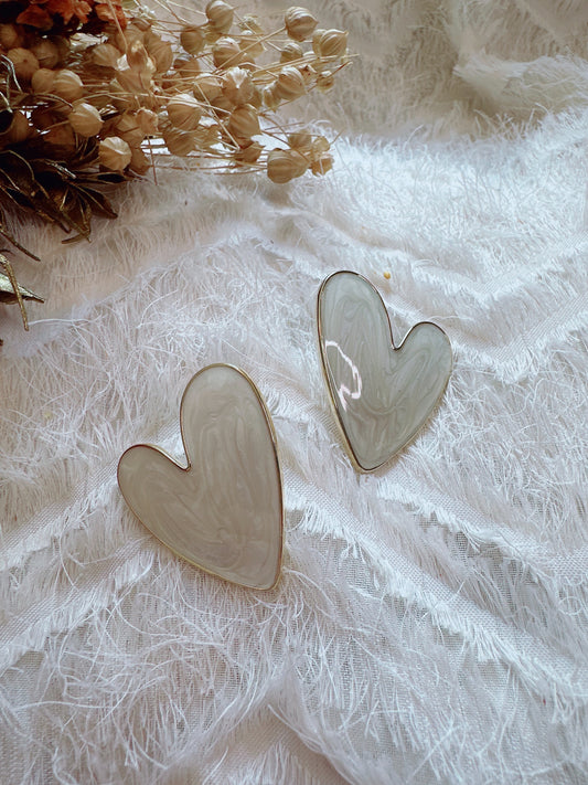 Heart shaped creamy color earrings Big