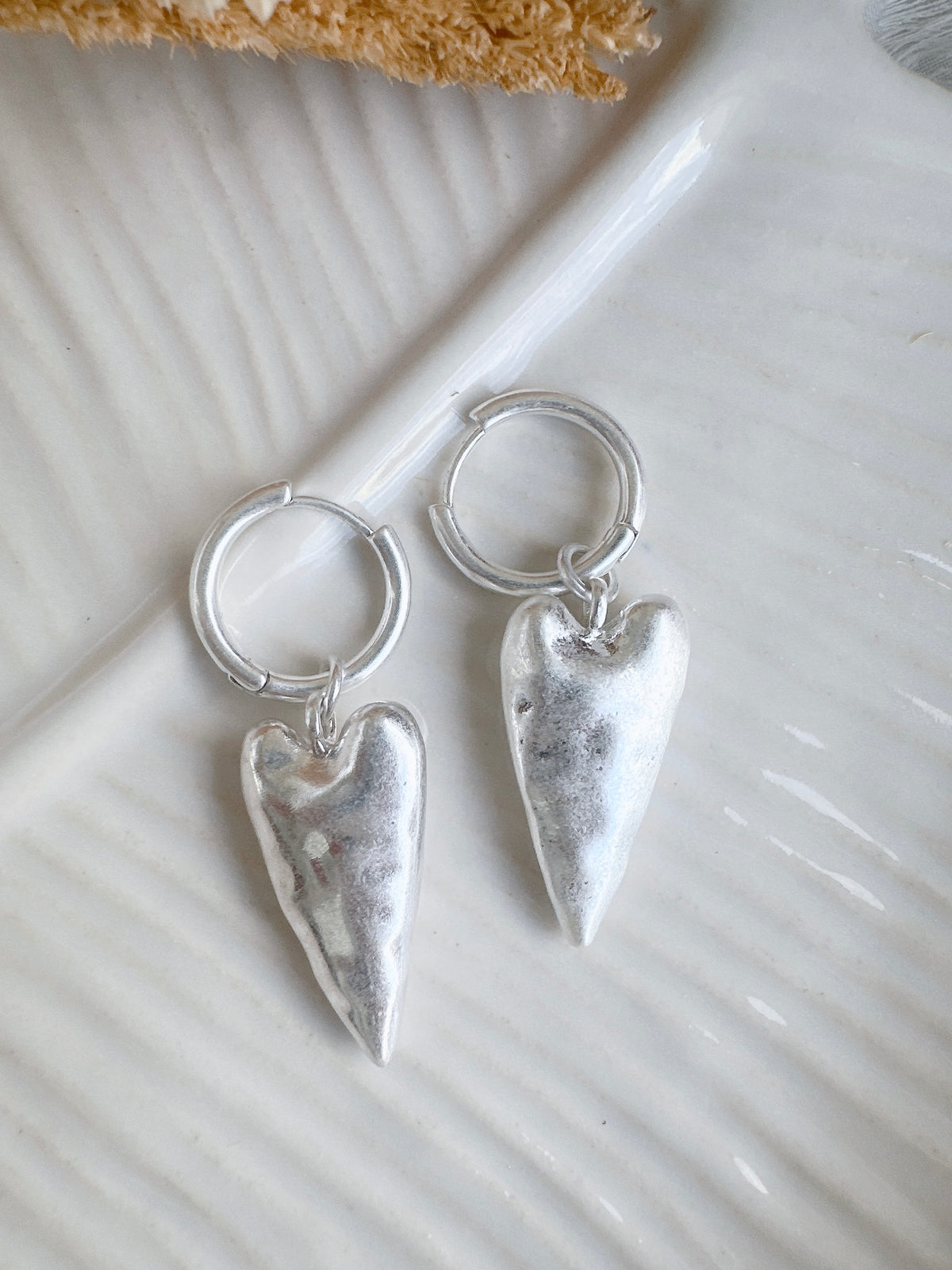 Silver Plated Vintage Style Minimalist Heart Drop Earrings 4.5 cm