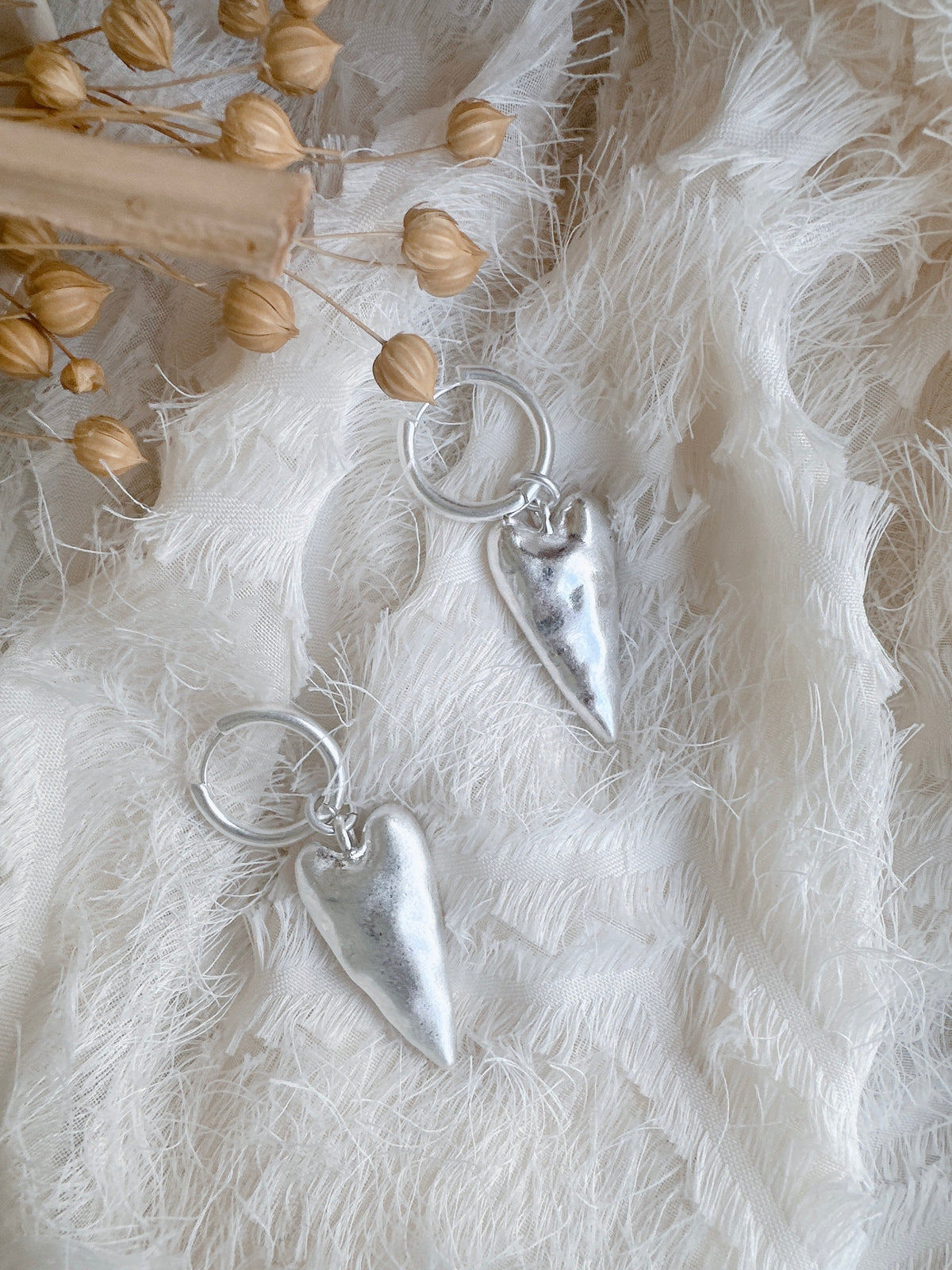 Silver Plated Vintage Style Minimalist Heart Drop Earrings 4.5 cm